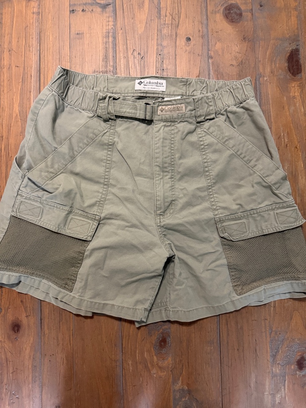 Columbia Men's Sage Green Cargo Shorts with Mesh Pockets